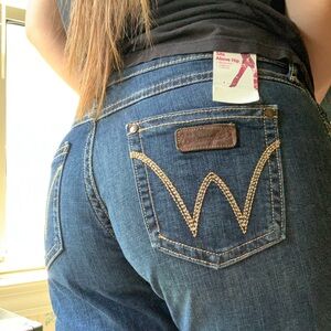 NWT Wrangler Mae Jeans